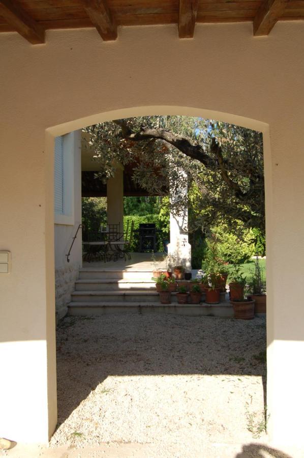 La Goutadou Bed and Breakfast Cabannes Εξωτερικό φωτογραφία