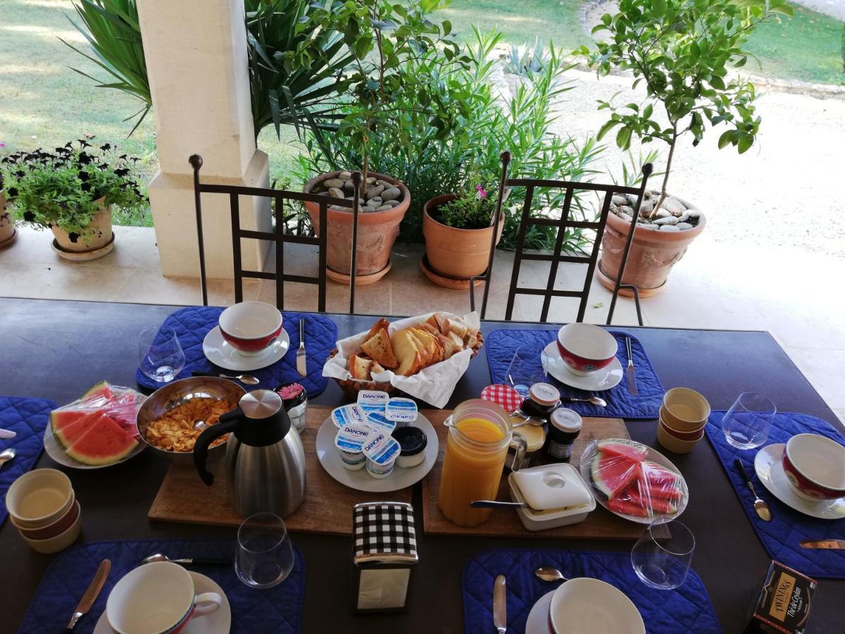 La Goutadou Bed and Breakfast Cabannes Εξωτερικό φωτογραφία