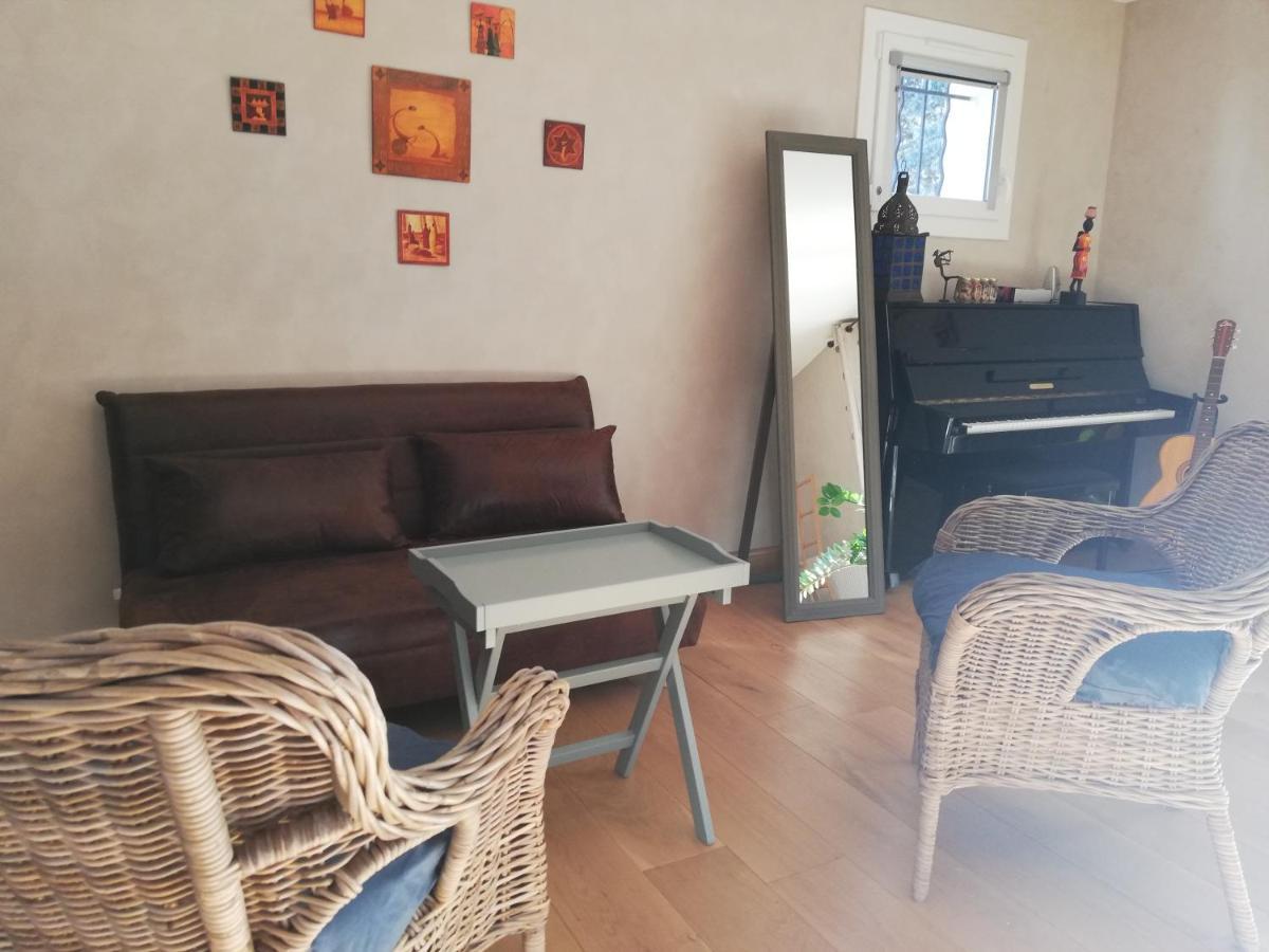 La Goutadou Bed and Breakfast Cabannes Εξωτερικό φωτογραφία