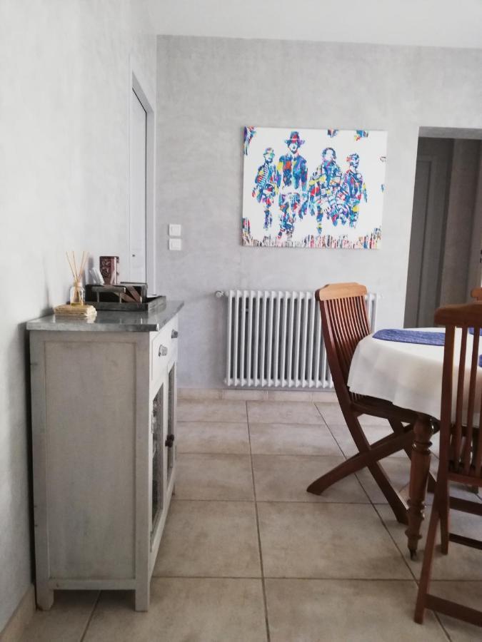 La Goutadou Bed and Breakfast Cabannes Εξωτερικό φωτογραφία