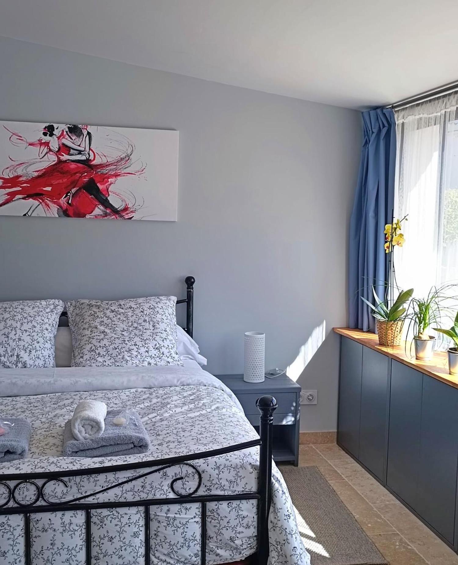 La Goutadou Bed and Breakfast Cabannes Εξωτερικό φωτογραφία