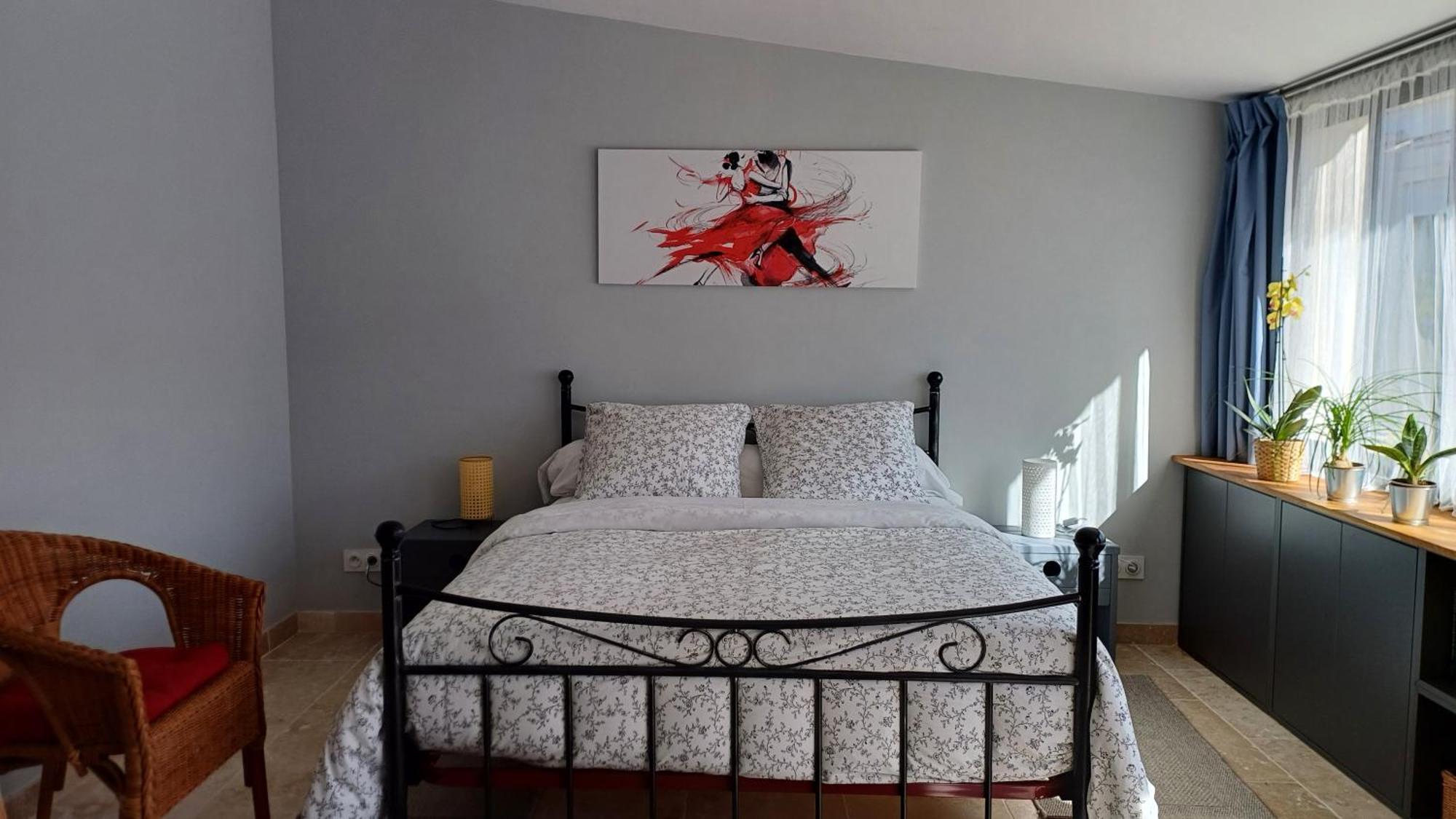La Goutadou Bed and Breakfast Cabannes Εξωτερικό φωτογραφία