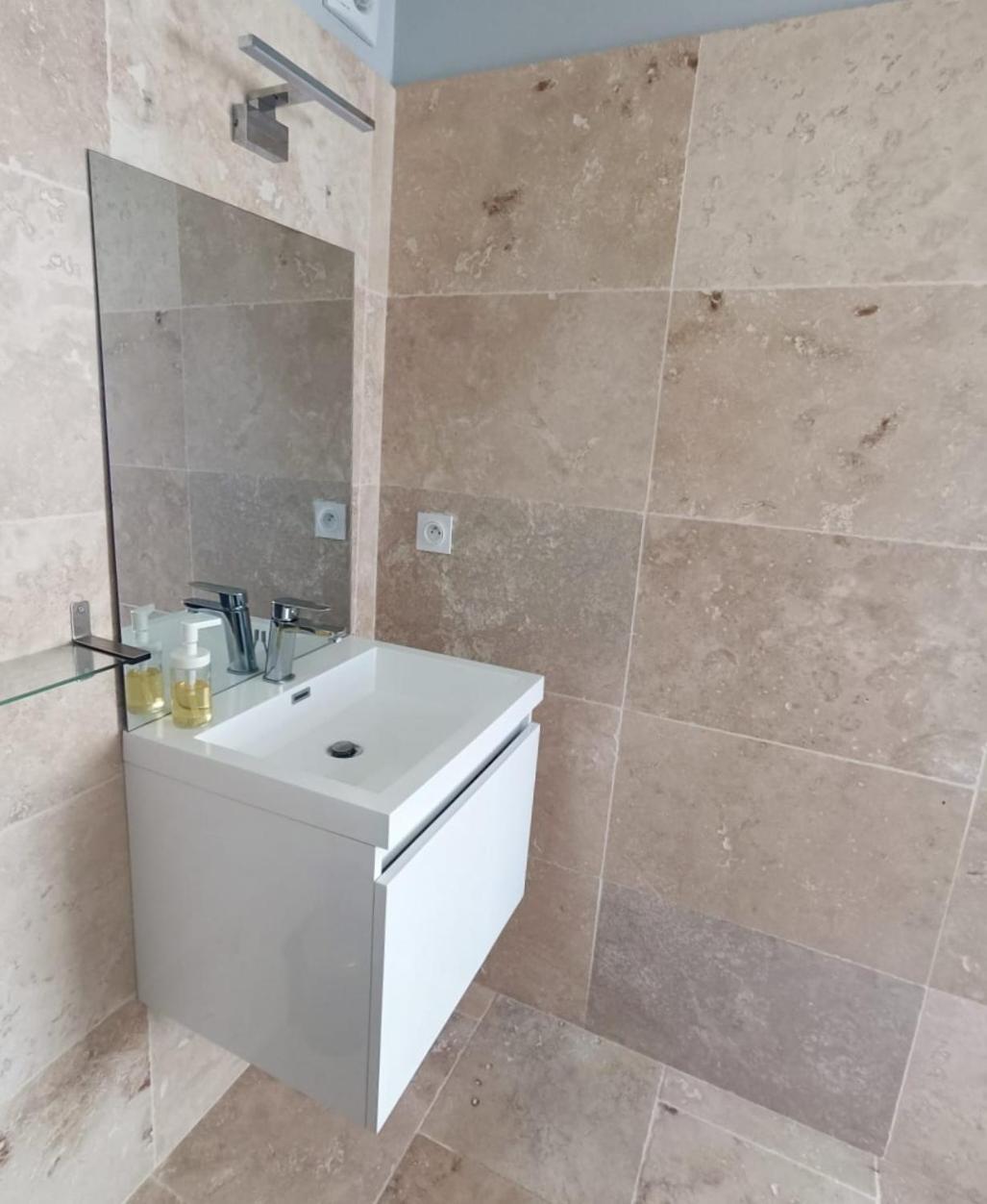 La Goutadou Bed and Breakfast Cabannes Εξωτερικό φωτογραφία
